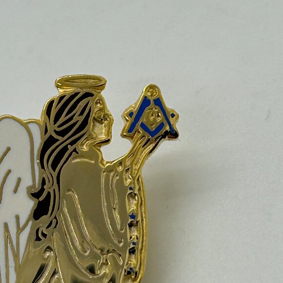 Free Mason Pin Angel Holding Square & Compass Masonic Gold-tone and Enamel - Picture 3 of 13